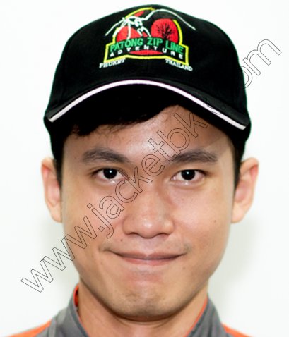 หมวกแก๊ปสีดำพร้อมปักโลโก้ PATONG ZIP LINE Adventure Phuket Thailand