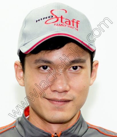 หมวกแก๊ปสีขาวพร้อมปักโลโก้ HINE Staff FAMILY DAY 14