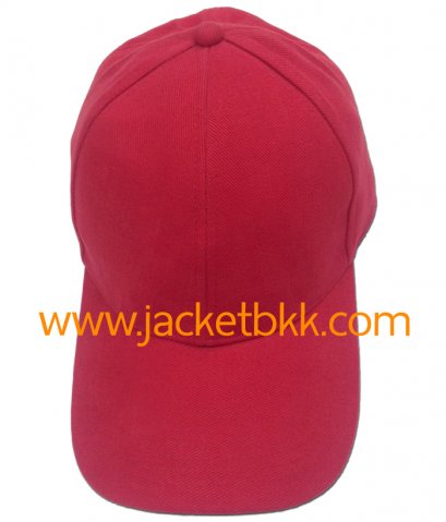 หมวกแก๊ปผ้าพีชสีแดง ไม่เจาะรูตาไก่+ไม่มีแซนวิชปลายปีกหมวก