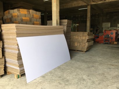 รับผลิตแผ่นกระดาษลูกฟูก cardboard ตามไซด์
