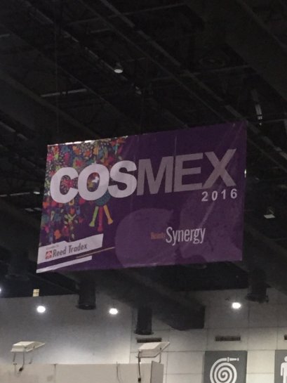 งานออกแบบและตกแต่งภายใน บูธ COSMEX