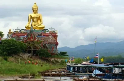 GOLDEN TRIANGLE & MAE SAI BORDER + CROSSING MYANMAR BORDER