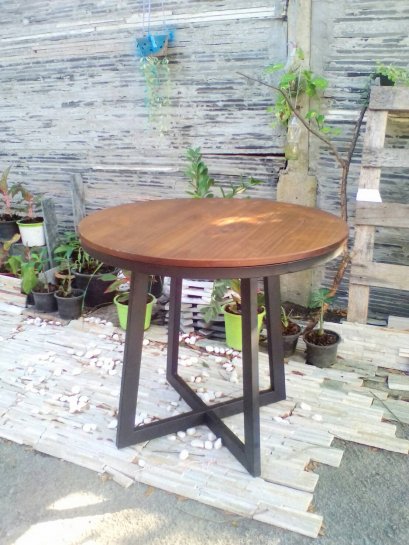 Table-X round โต้ะขาไขว้ 80 cm / ขาสีดำ
