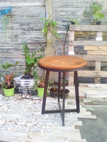 Table-X round โต้ะขาไขว้ 55 cm / ขาสีดำ