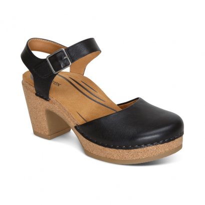 Finley Closed Toe Heel