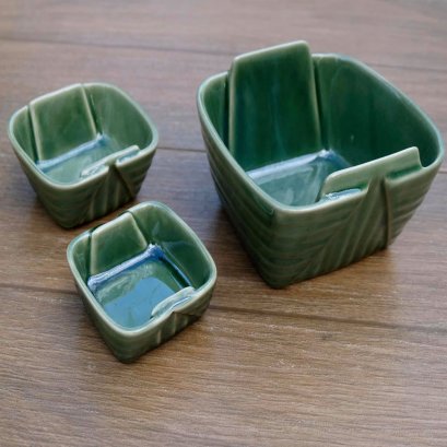 ถ้วยและจานใส่ซอส