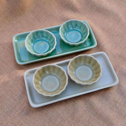 ถ้วยและจานใส่ซอส