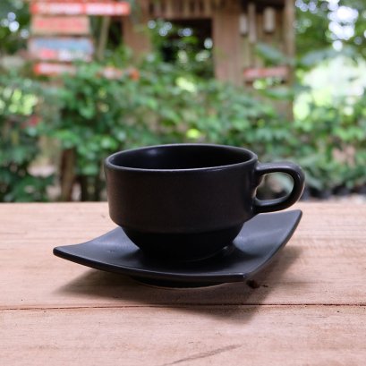 แก้วกาแฟและจานรอง