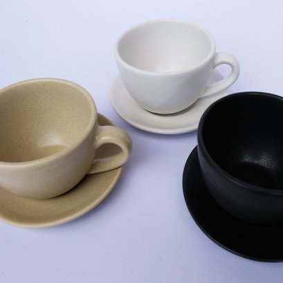 แก้วกาแฟและจานรอง