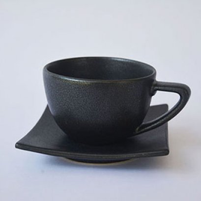 แก้วกาแฟและจานรอง