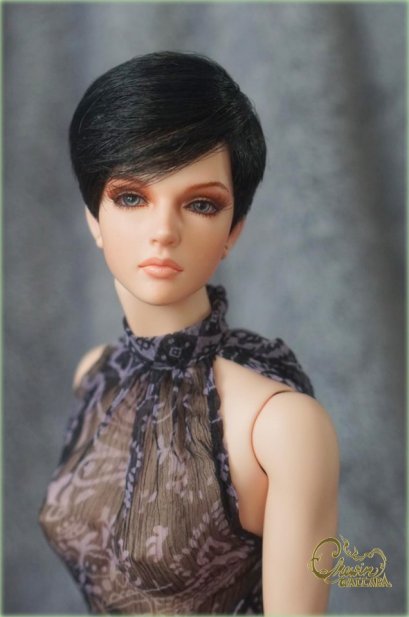 Isra short wig