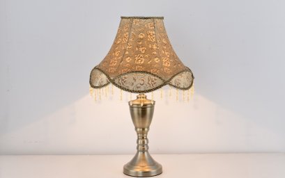 โคมไฟตั้งโต๊ะ E707