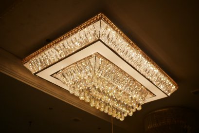 ไฟถาดคริสตัล