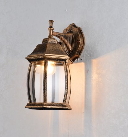 โคมไฟกิ่งนอก