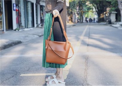 กระเป๋าหนัง