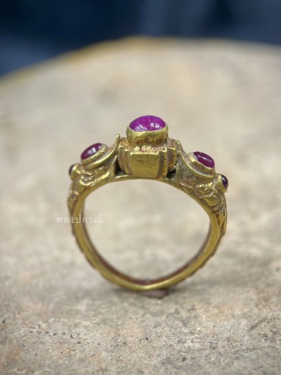 แหวนทับทิมขางู ขนาดนิ้วมือประมาณ 56