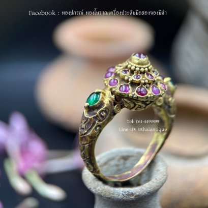 Ayutthaya-era ruby gemstone siege ring Antique gold case