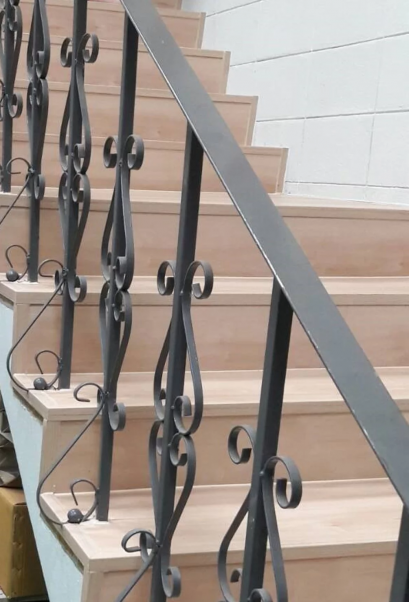 บันไดกระเบื้องยาง(รวมติดตั้ง)