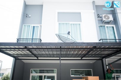 หลังคาเมทัลชีทซ่อนรางน้ำฝนสแตนเลส กับงานหลังคาโรงรถสไตล์โมเดิร์น