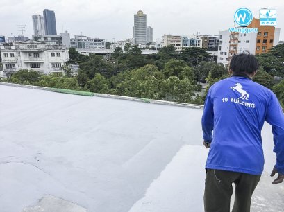 พื้นพียู (พื้น PU) แตกต่างจากพื้นอีพ็อกซี่ (พื้น EPOXY) อย่างไร