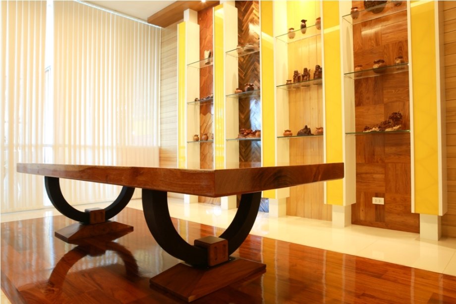 เฟอร์นิเจอร์ไม้และงานไม้แกะสลัก