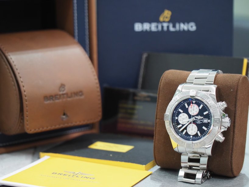 Breitling Super Avenger Ii A13371 over size 48mm.