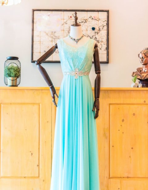 ชุดราตรียาว