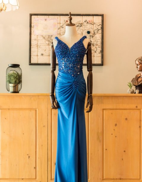 ชุดราตรียาว