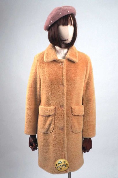 เช่าเสื้อโค้ทผู้หญิง รุ่น  Faux Mink Fluffy Crewel Tan Top Coat	 905GCF411FABRS1