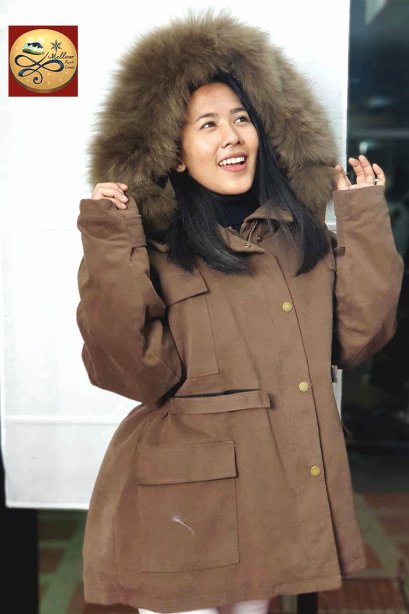 เช่าเสื้อกันหนาว รุ่น Tip Top Taupe Fur Hooded Down Jacket  0911GCL628FABR4XL1