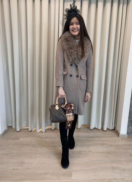 เช่าเสื้อโค้ทผู้หญิง รุ่น  Fox Fur collar Cobblestone Coat  2006GCL734FABR1