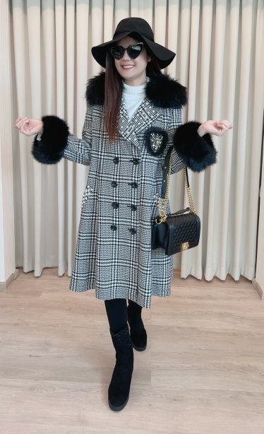 เช่าเสื้อโค้ทผู้หญิง  รุ่น  *** Limited Edition ***  Dark Kettle Black Double Breasted Coat	2101GCL931FABK1