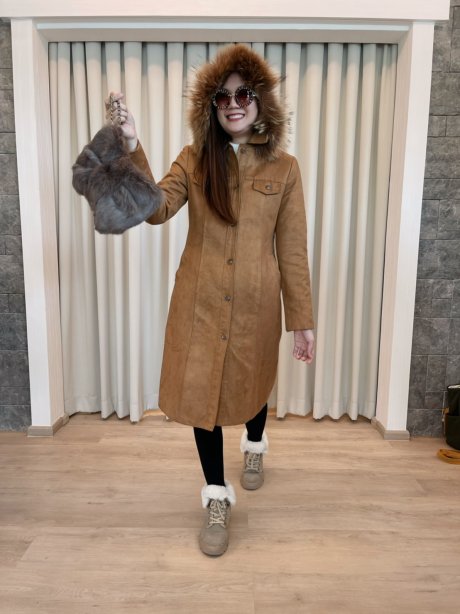 เช่าเสื้อโค้ทผู้หญิง รุ่น  Apple Cinamon Fur Straight Coat 904GCL356FABRS1