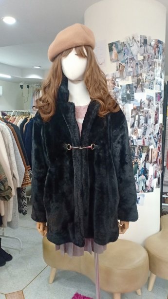 เช่าโค้ทเฟอร์  รุ่น Obsidian Faux Fur Coat	904GGL351FABK2XL1