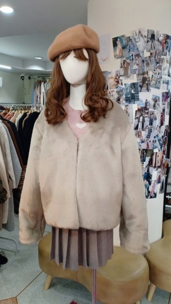เช่าแจ็คเก็ตเฟอร์ รุ่น Fur Faux Naked Peach Jacket	905GJF378FABR