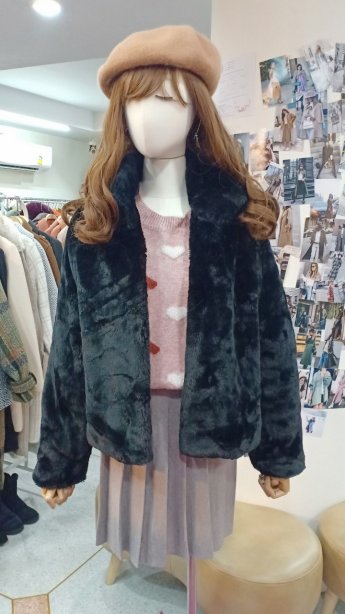 เช่าโค้ทเฟอร์  รุ่น Obsidian Fur faux Jacket	902GJF054FABKS1
