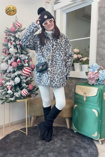 เช่าเสื้อโค้ทผู้หญิง  รุ่น    Leopard Faux Fur Peacoat	2107GCF1322FAMX1
