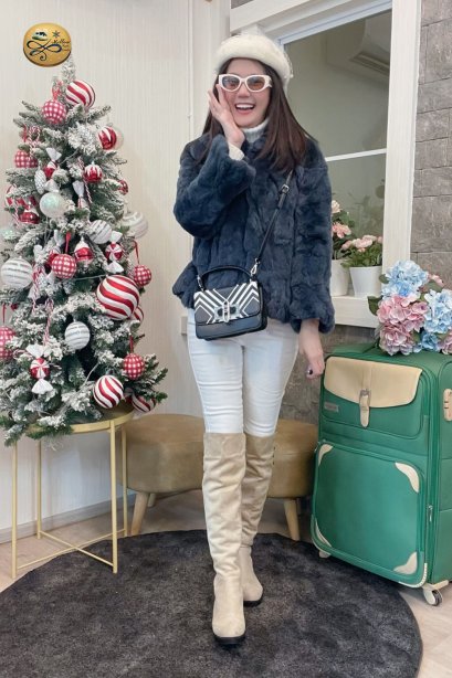 เช่าเสื้อโค้ทผู้หญิง  รุ่น  Libertad Azul Fur Coat	2103GCF1044FABL1