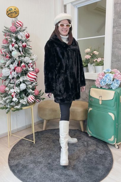 เช่าเสื้อโค้ทผู้หญิง  รุ่น  Black Beauty Faux Fur Coat	2105GCF1050FABK1