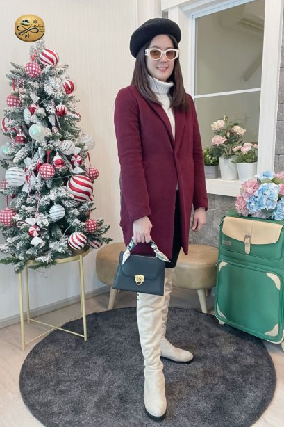 เช่าเสื้อโค้ทผู้หญิง รุ่น  Candy Apple Red Single Breasted Coat	 2107GCL1250FARE1