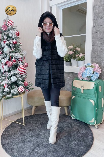 เช่าแจ็คเก็ตเฟอร์ รุ่น Obsidian Faux Fur Waistcoat	904GGL352FABKM1