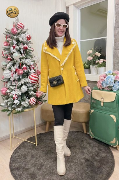 เช่าเสื้อโค้ทผู้หญิง  รุ่น Daisy Yellow Chain Single Breasted Coat	2101GCL927FAYE1