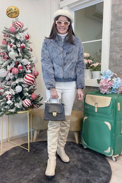 เช่าเสื้อโค้ทผู้หญิง  รุ่น  Deep Periwinkle Rabbit Fur Jacket	2101GCF934FABL1