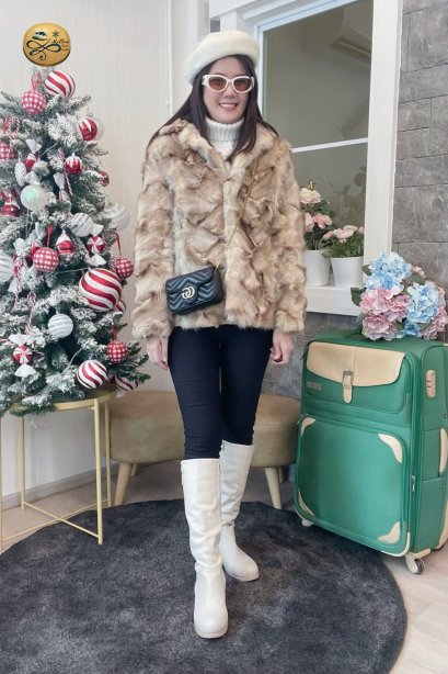 เช่าเสื้อโค้ทผู้หญิง  รุ่น Edgecomb Gray and Light Edge Brown  Fur Jacket	2101GCF946FAMX1