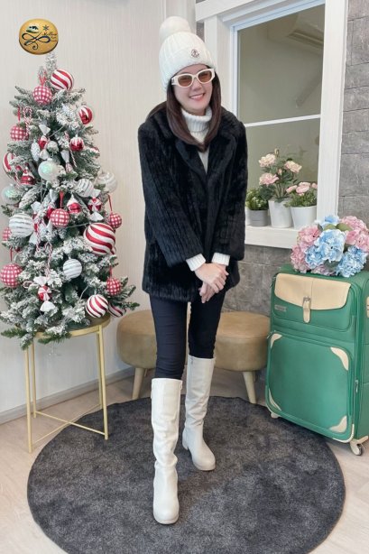 เช่าเสื้อโค้ทผู้หญิง  รุ่น French Beret Faux Fur Jacket	2101GCF983FABK1