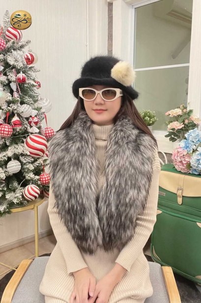 Faux Fur Scarf 904GFUR011SVF1