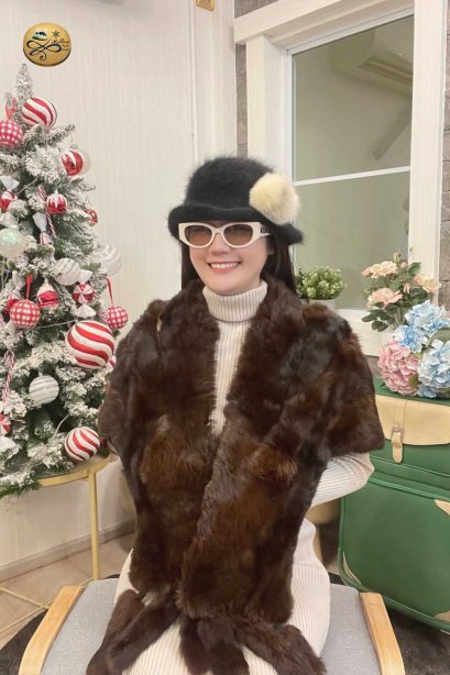 เช่าปกเฟอร์แท้ตกแต่ง  Fur Collar 2108GFUR022BRF1