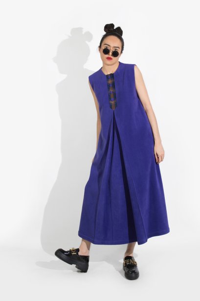 VIOLET VELVET MINIMAL DRESS -  เดรสผ้าสักกะหลาดเนื้อสัมผัสกำมะหยี่ สีม่วง