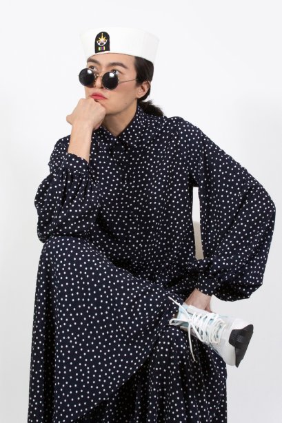 NAVY POLKA DOT BALLOON SLEEVE SHIRT & MAXI SKIRT เสื้อเชิ๊ตเล็ก ทรงแขนบอลลูนพองใหญ่ เข้าชุดกับกระโปรงแม็กซี่ บานสุดๆ ลายดอทกรมท่า