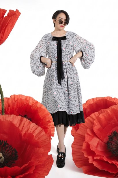LOOSE FIT CHIFFON MIDI DRESS with FLORAL EMBROIDERY - เดรสทรงหลวม ผ้าชีฟองปักลายดอกไม้ แขนบอลลูน กระโปรงระบาย 2 ชั้น